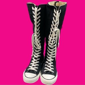 knee high black converse with white laces